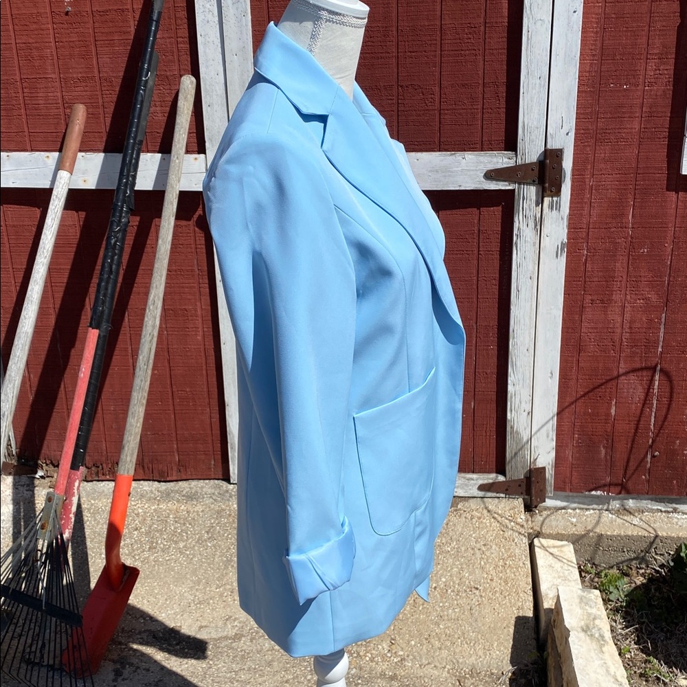 Light blue women’s blazer with shoulder pads - Picture 3 of 8